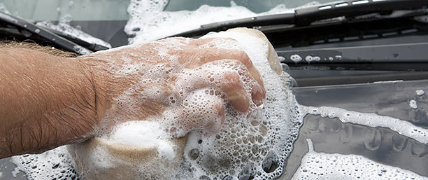 Tvätt av bil löddrig hand